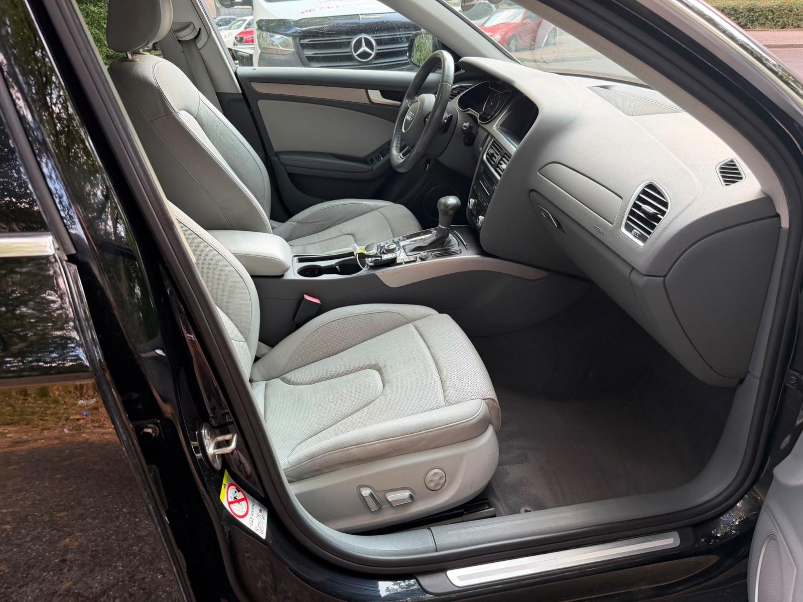 Audi A4 2012 — photo 9