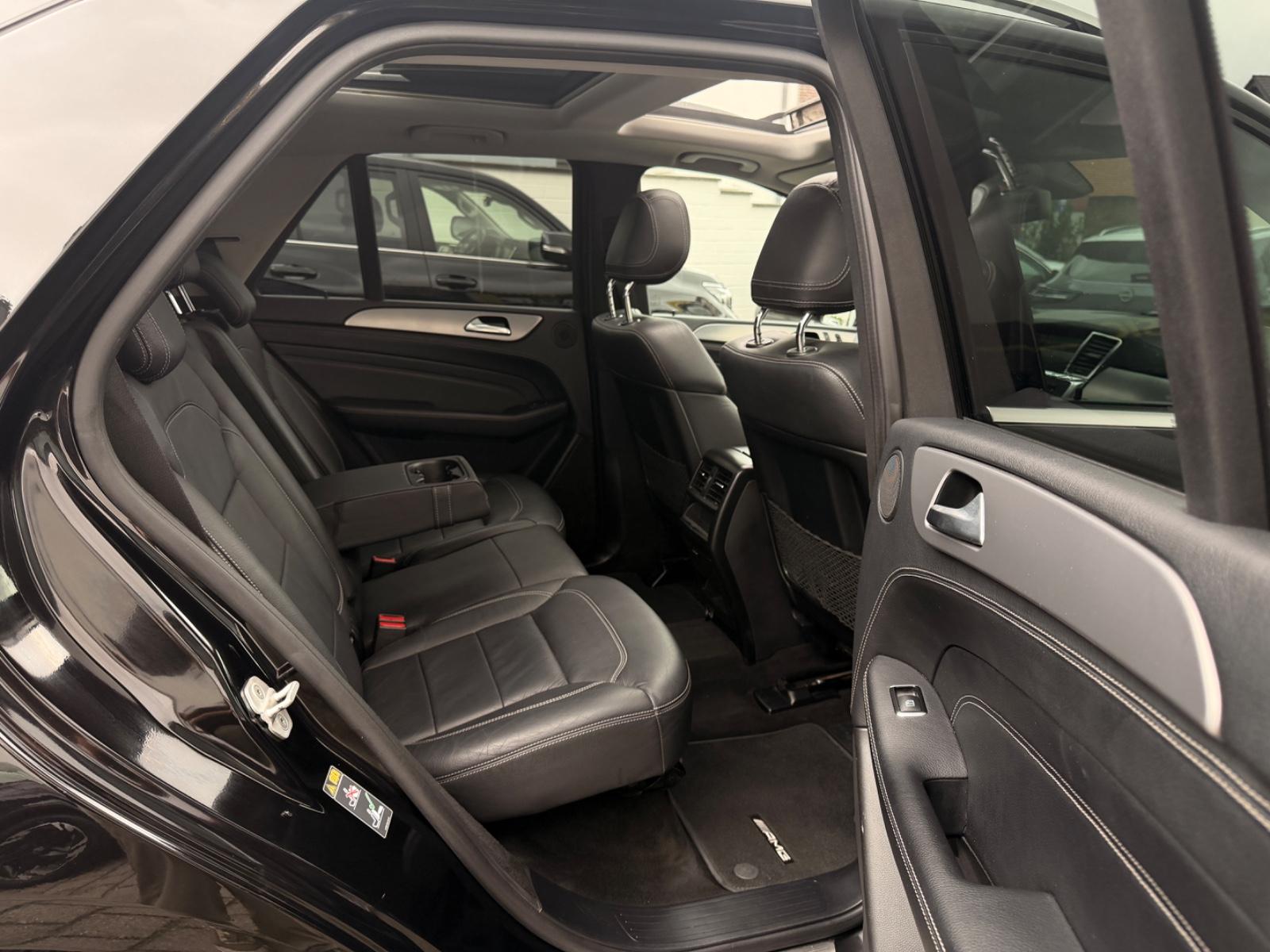 Mercedes-Benz ML 350 ML BlueTec 4Matic AMG*Pano.*AHK*