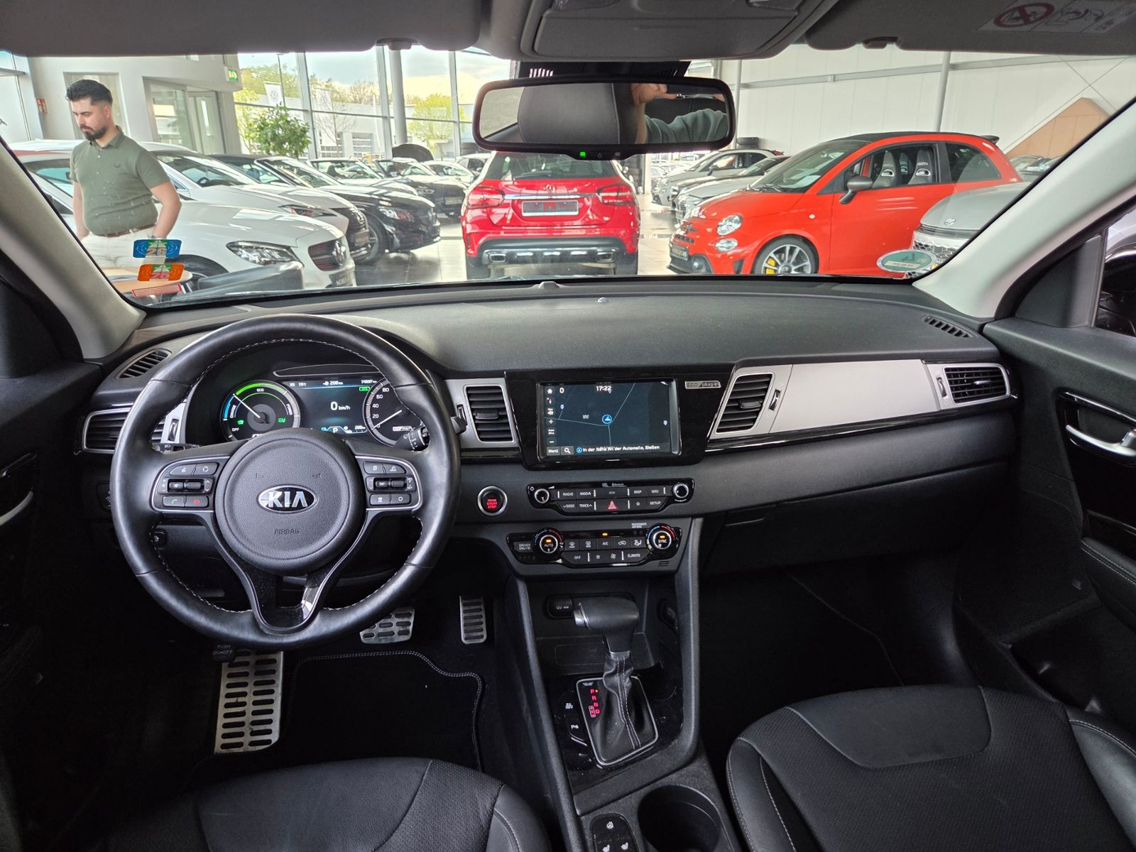 Fahrzeugabbildung Kia Niro Spirit PHEV AHK MEMORY LED NAVI SHZ RFK