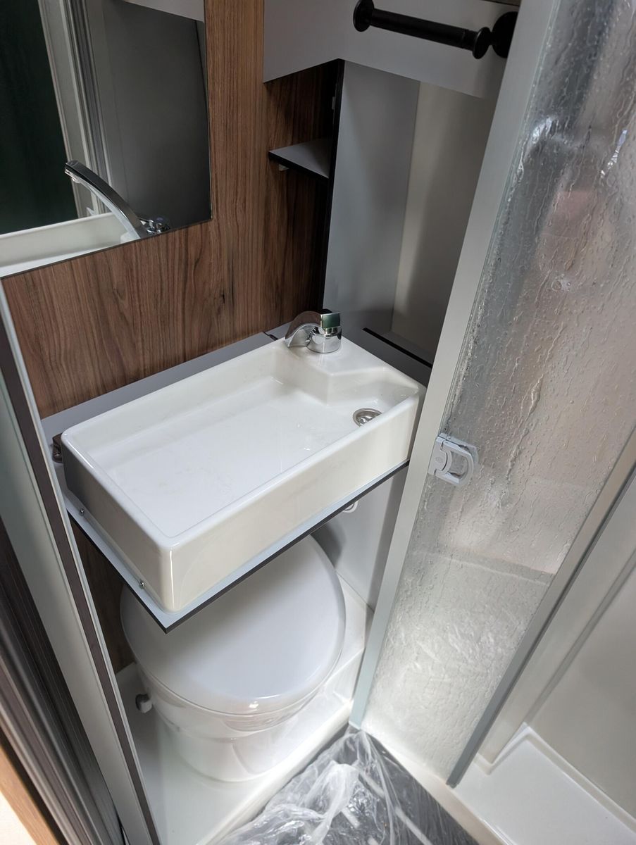 Fahrzeugabbildung Karmann Dexter 4x4 DE 560 AW Rückfahrkamera