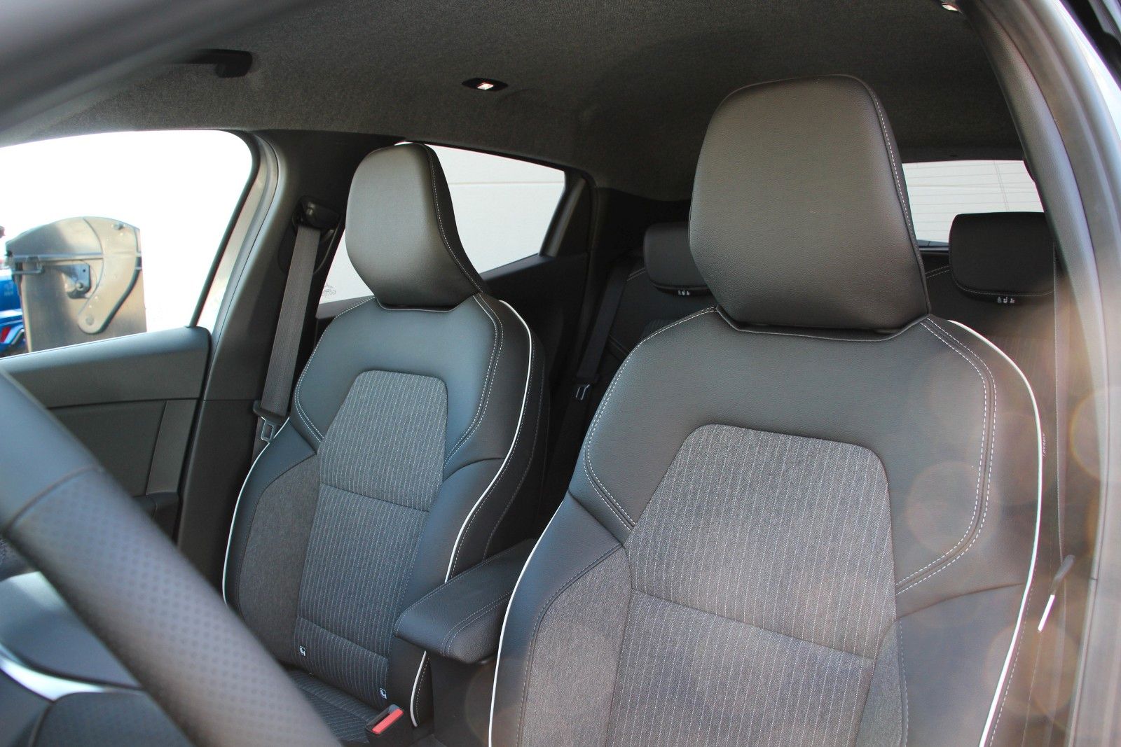Fahrzeugabbildung Mitsubishi Colt Select Hybrid