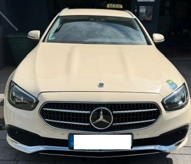 MERCEDES-BENZ E 220 E T- TSE-LED-Distr+-Avantg-