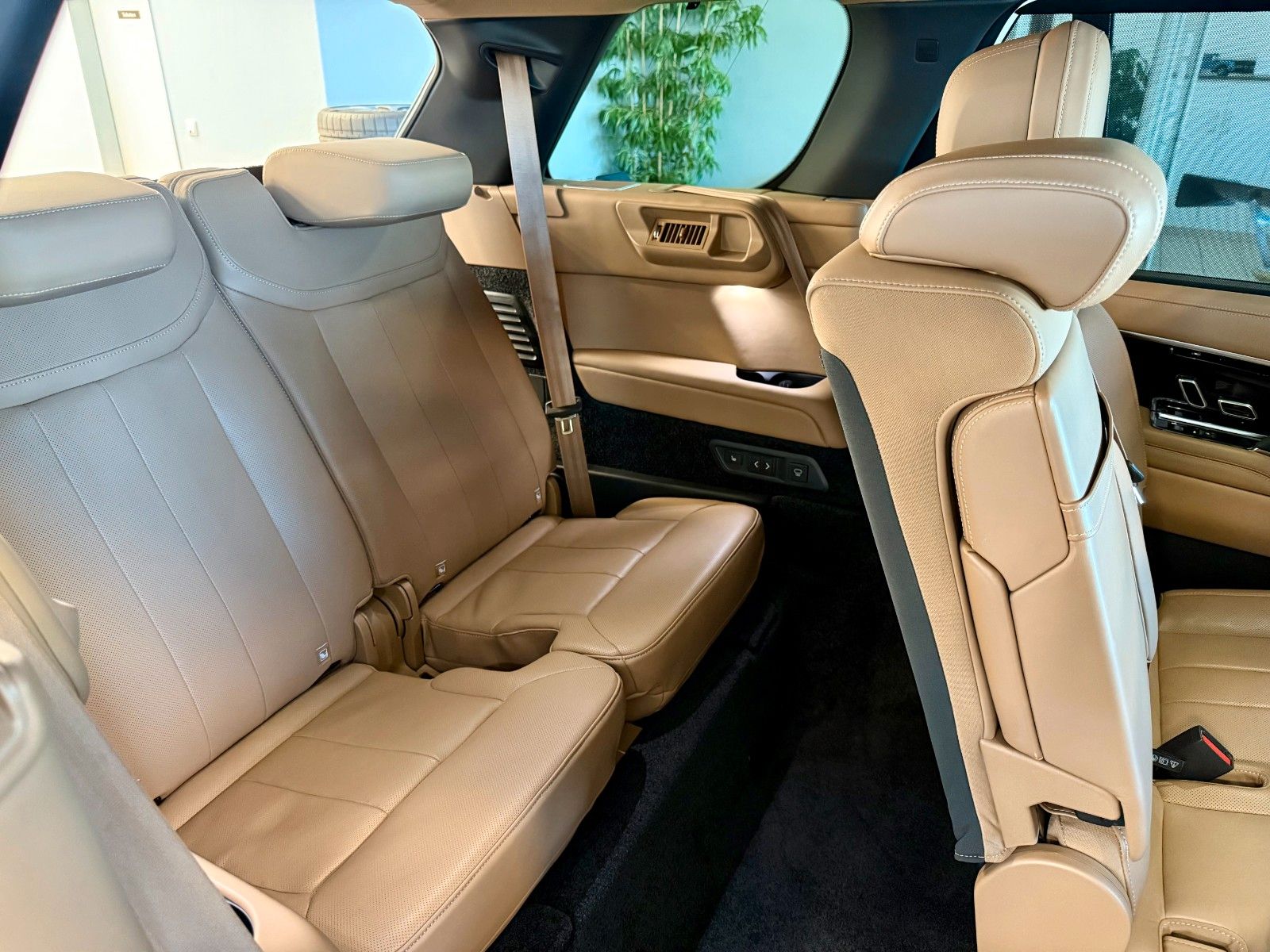 Fahrzeugabbildung Land Rover Range Rover LWB P530 Autobiography 7-Sitzer/23"