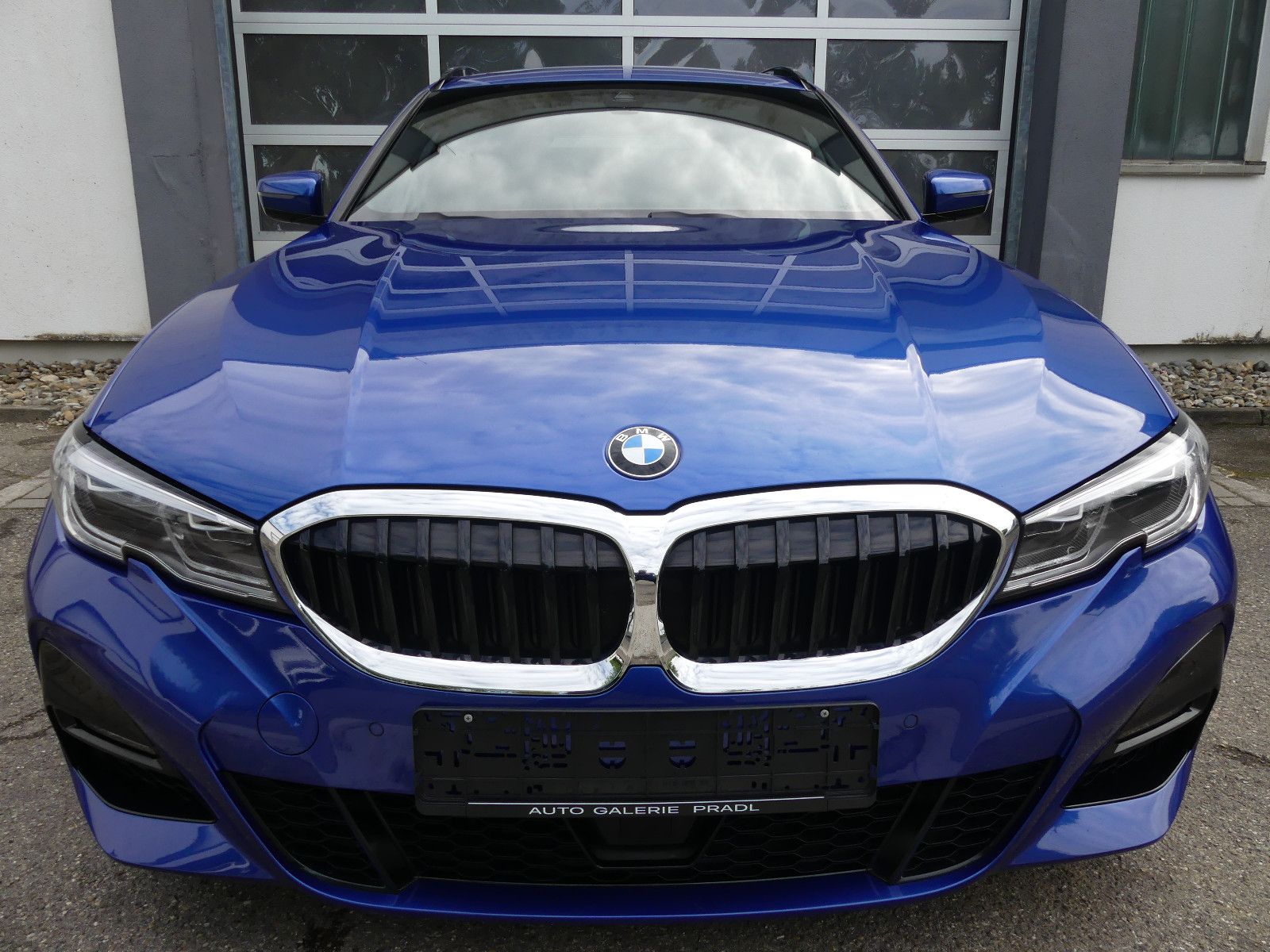 BMW 320d M Sport Touring Laser/Pano/Kamera/AHK/1.Hd foto 2