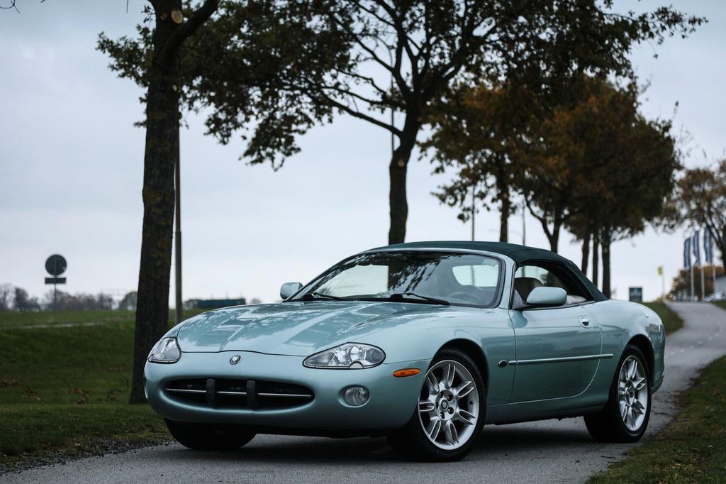 Jaguar XK8