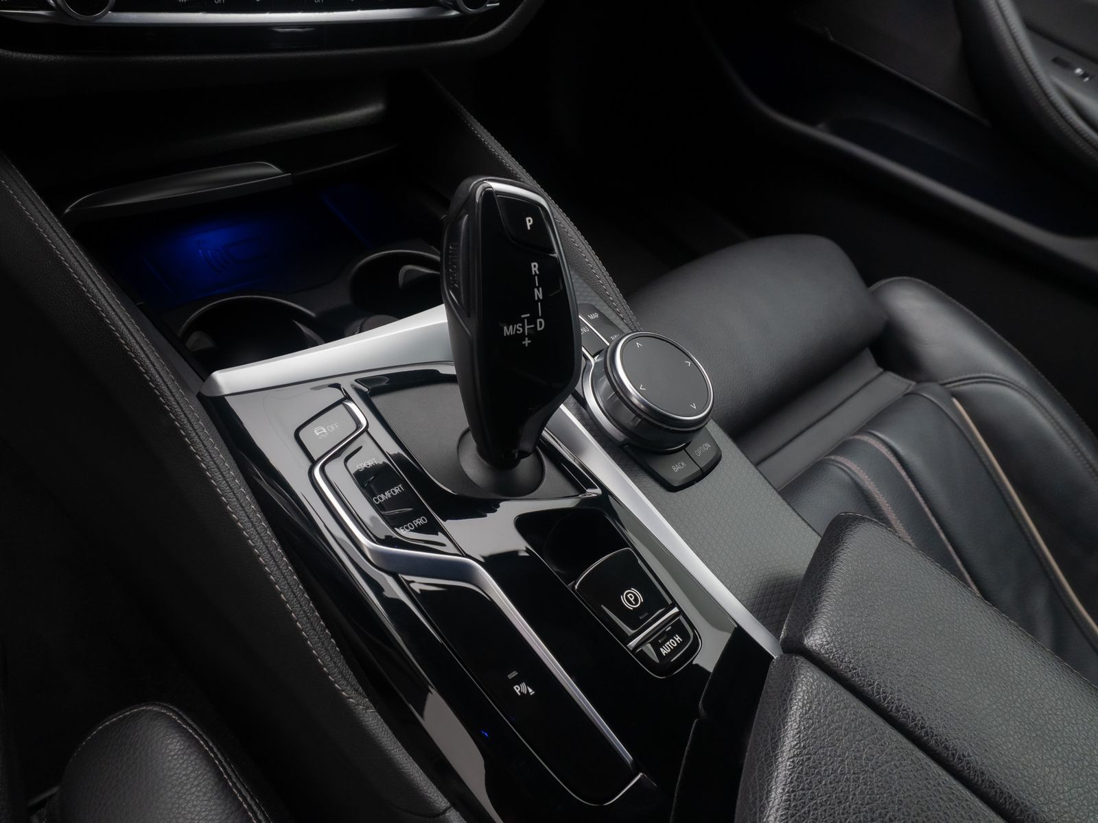 Fahrzeugabbildung BMW 540d xD M Sport Pro Kamera Laser HUD DAB H/K 19"