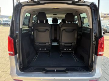 Mercedes V 220 - 11