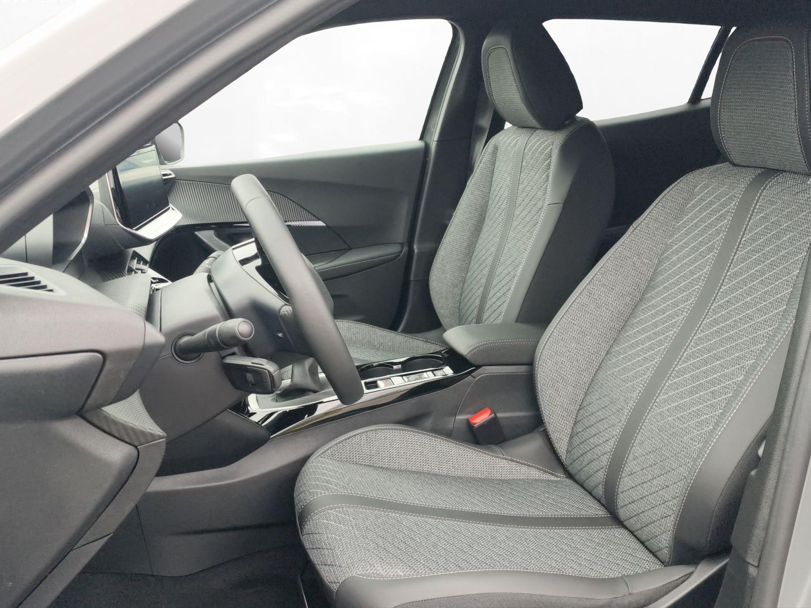 Peugeot 2008 Allure 100 Deutsches Fahrzeug Fast Vollauss