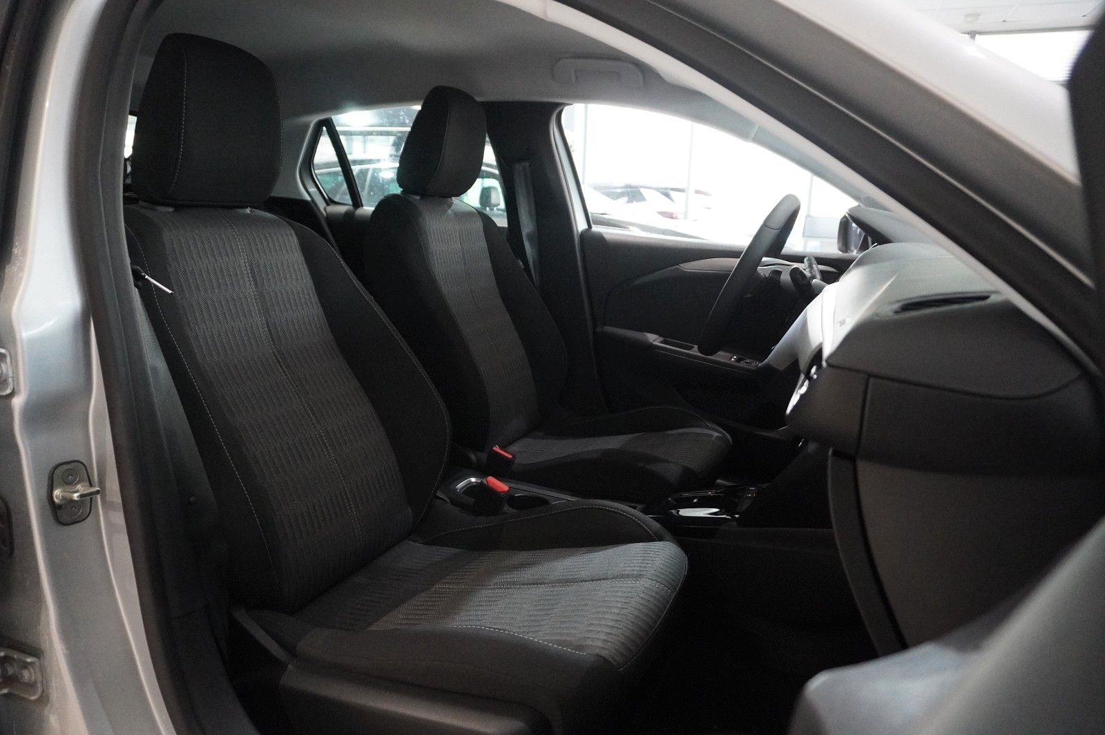 Fahrzeugabbildung Opel Corsa F 1.2T EDITION AT NAVI/LED/SPORT/TEMP/DAB+