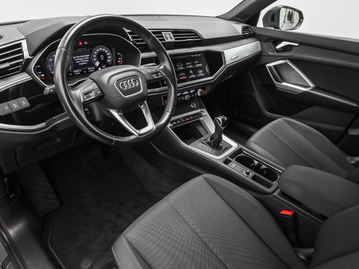 Audi Q3 45 TFSI e Navi LED virtCockpit foto 9