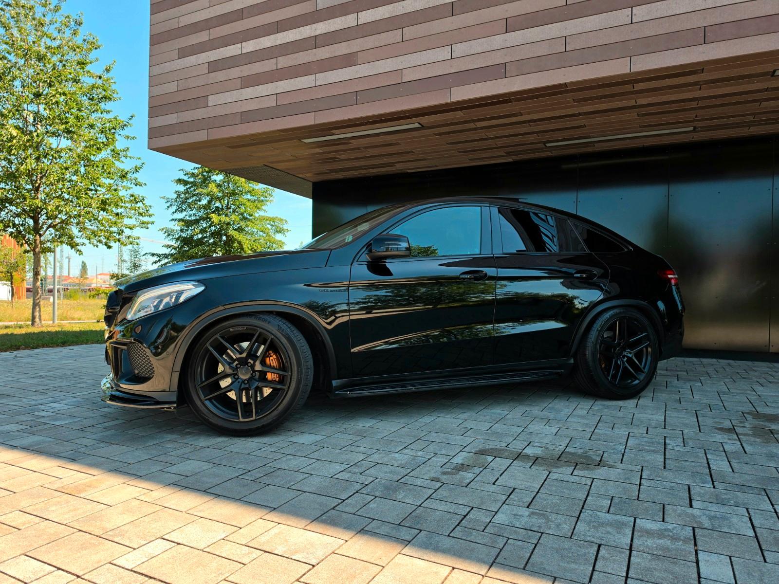 Mercedes-Benz GLE 500 AMG COUPE 4MATIC-TIEF-BREIT-LAUT-TOP ZST