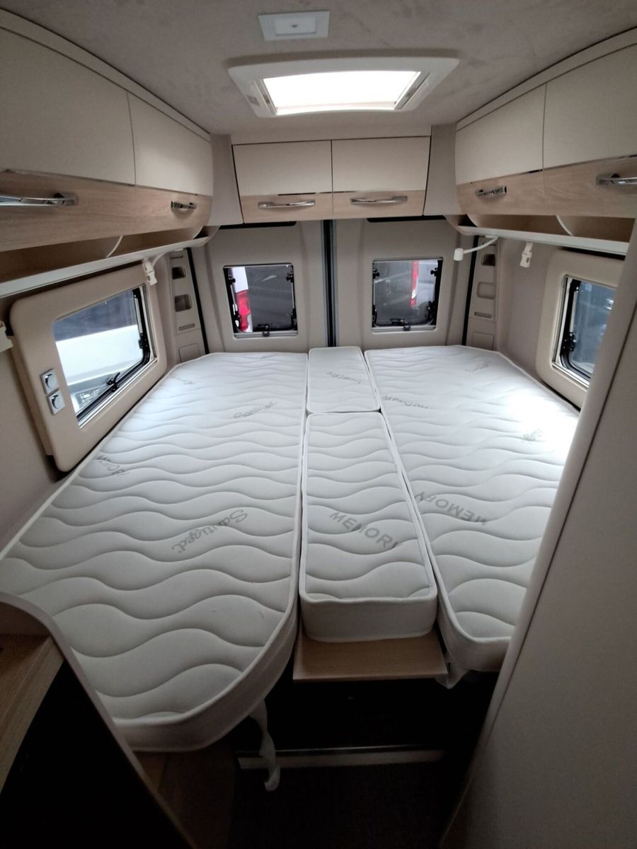 Fahrzeugabbildung Eura Mobil Van V 635 HB Captain-Chair-Sitze, Skyroof, RFK