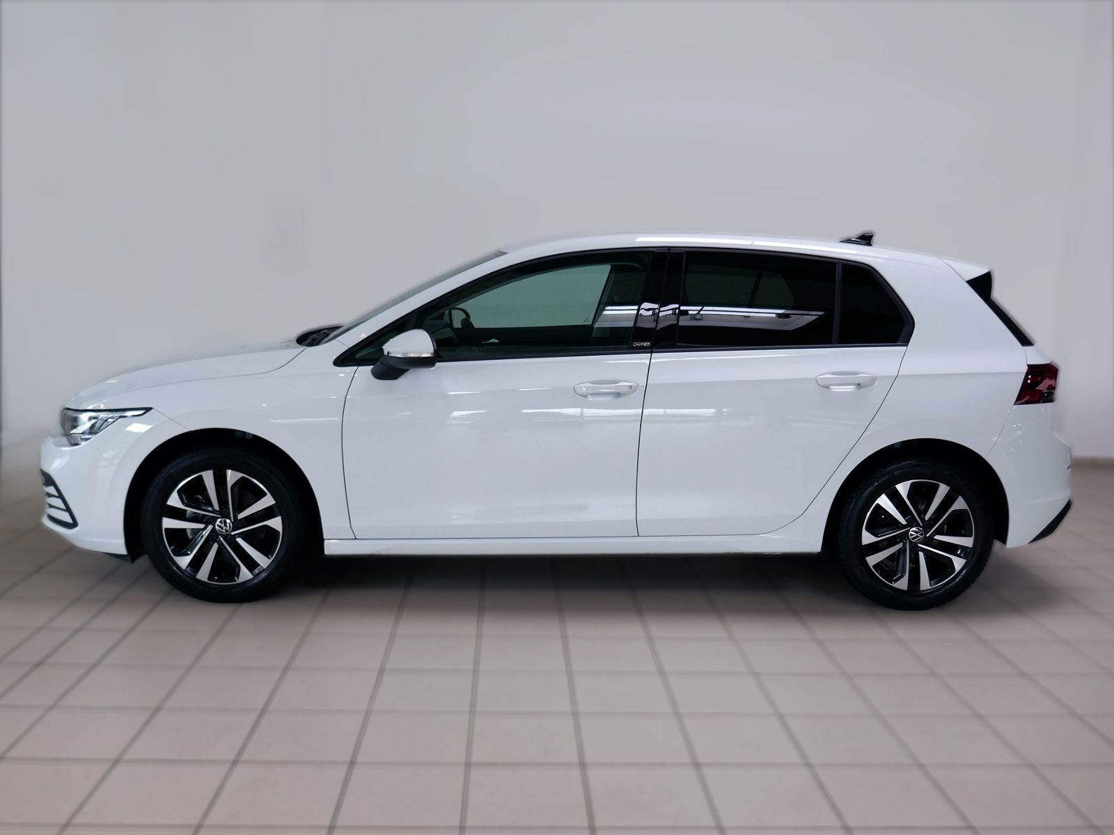 Fahrzeugabbildung Volkswagen Golf VIII UNITED 1.0 TSI | LED PDC Navi App