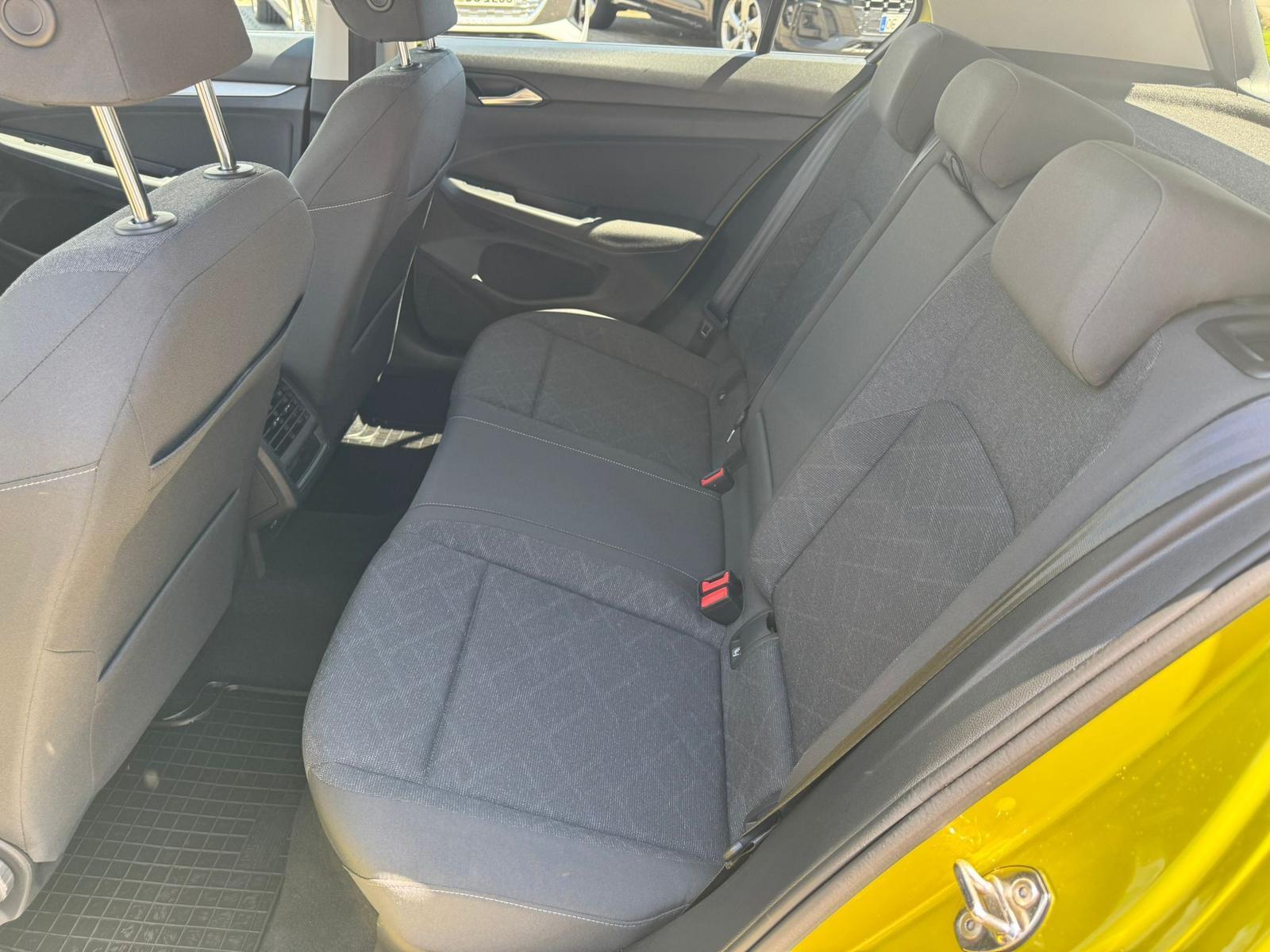 Volkswagen Golf 1.0 eTSI MHEV DSG Life LED*PDC*DAB*ACC*AHK*, миниатюра 11