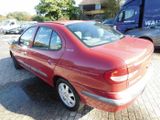 Renault Megane 1.6 - Renault Megane aus 2001: 1.6