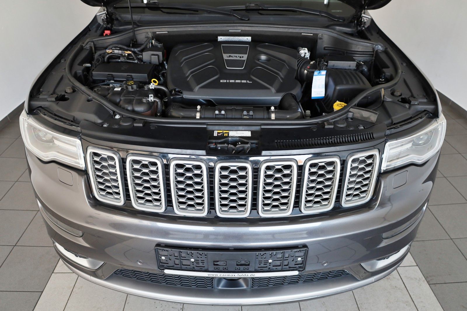 Fahrzeugabbildung Jeep Grand Cherokee 3.0CRD Summit Leder,Navi,Panorama