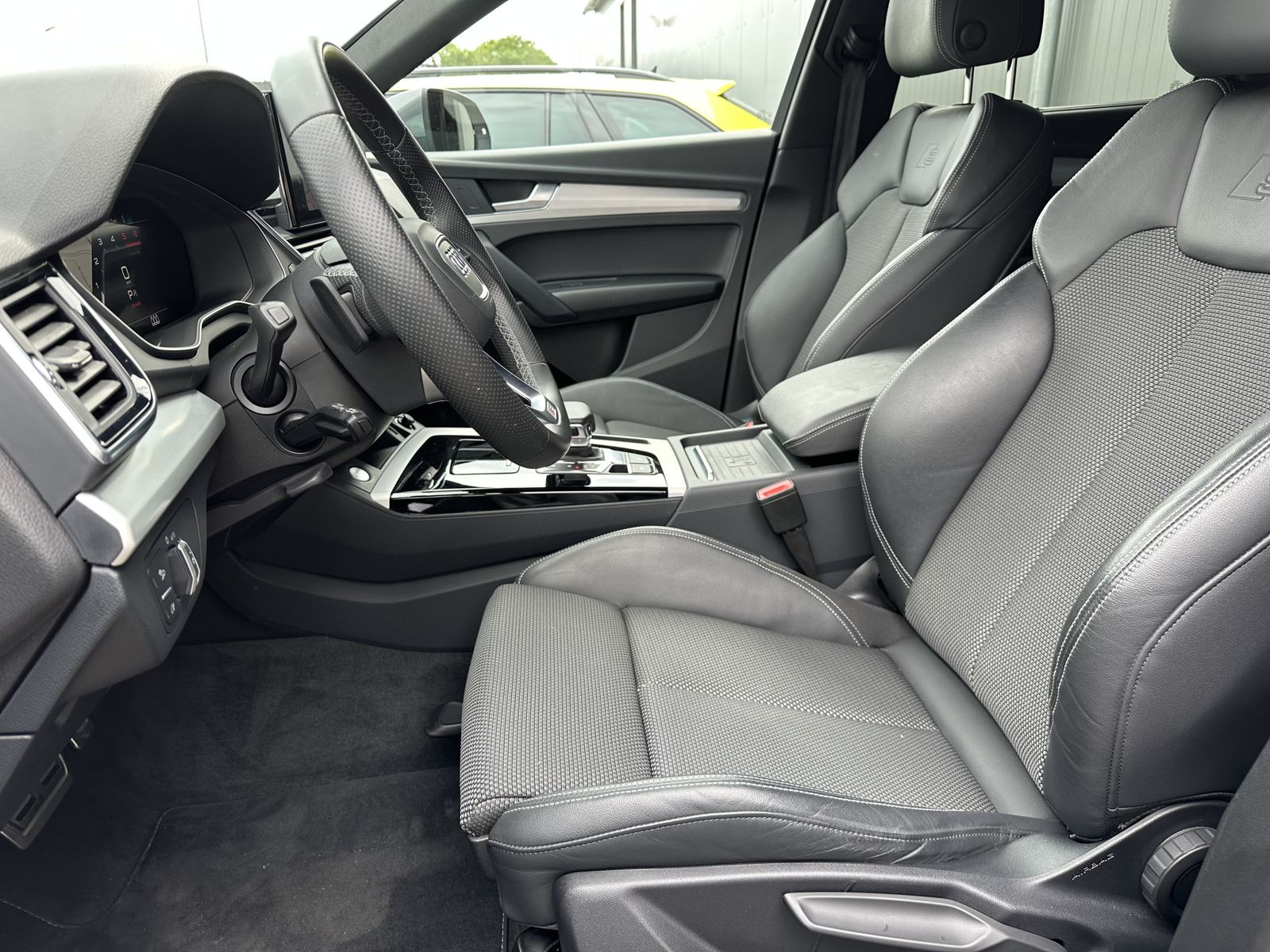 Fahrzeugabbildung Audi Q5 40 TDI S-Line Qu NAV+MATRIX+ACC+AHK+STHZG+VC