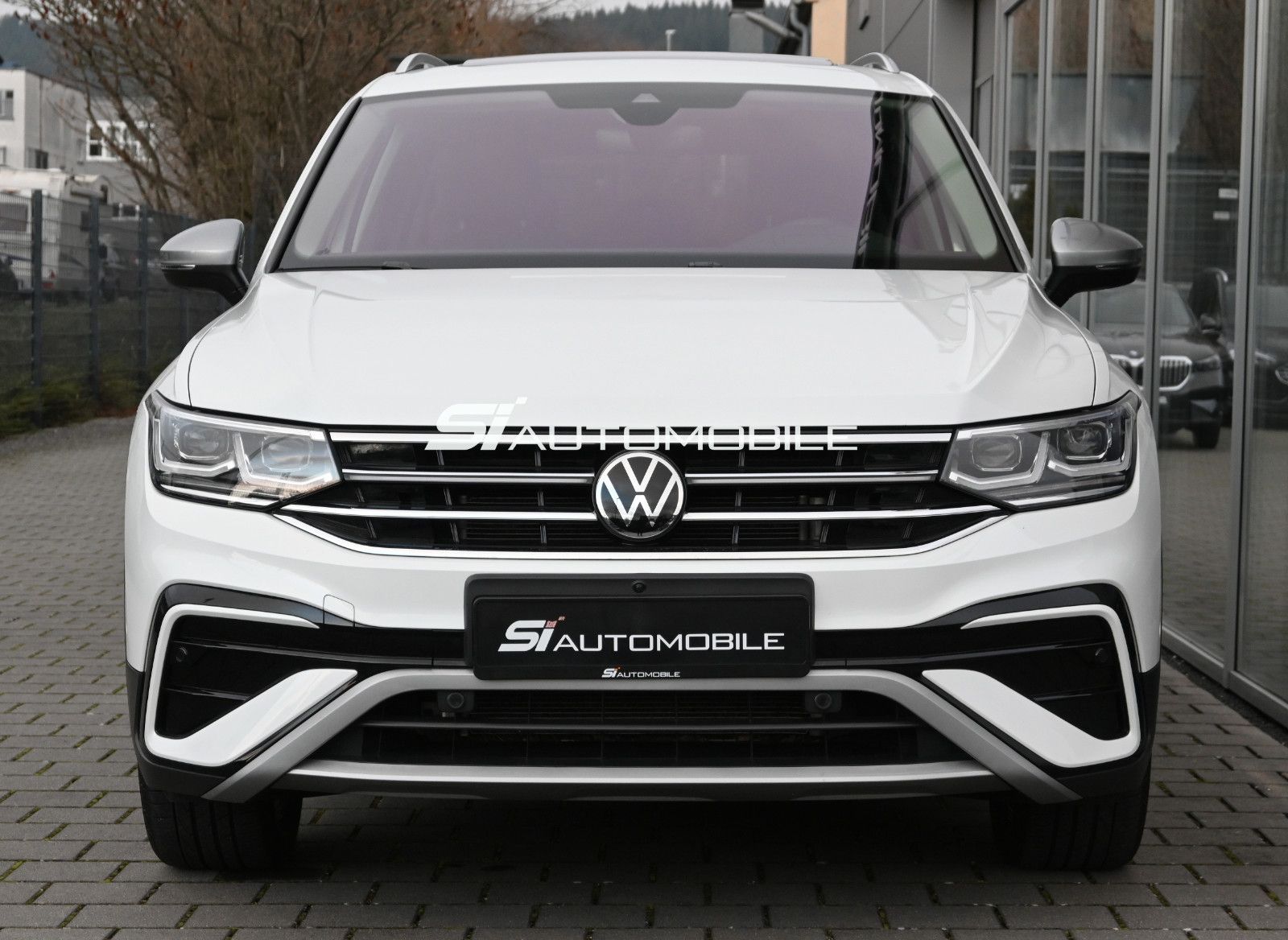 Fahrzeugabbildung Volkswagen Tiguan Allspace 2.0 TDI DSG 4M. °AHK°STHZ°PANO°