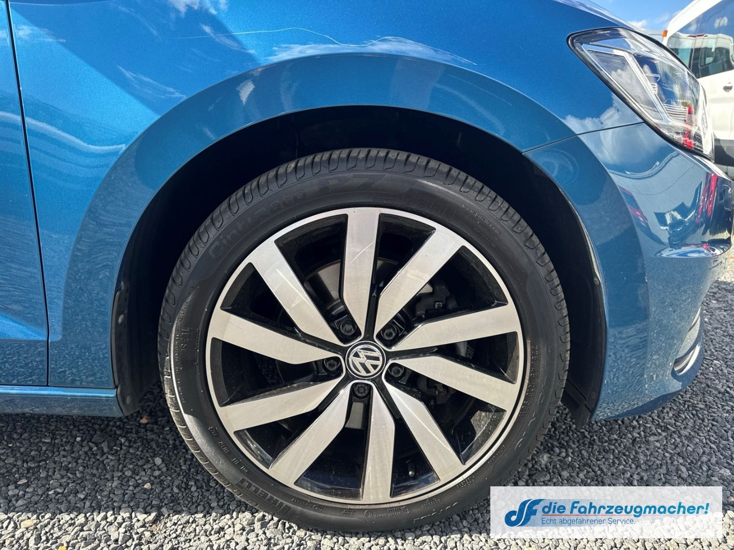Fahrzeugabbildung Volkswagen Touran Highline 2,0TDi Pano *EXPORT