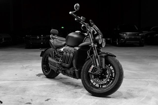 Triumph Rocket 3R Black