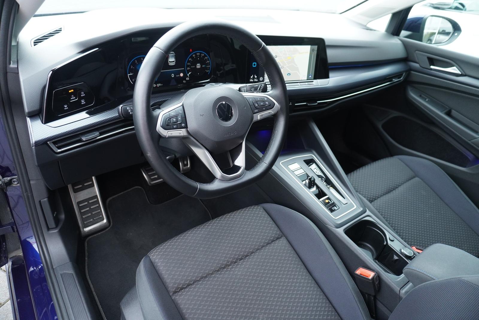 Volkswagen Golf VIII eTSI Klimaaut. LED Navi Kamera, миниатюра 10