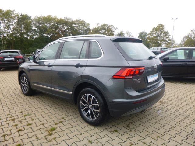 Fahrzeugabbildung Volkswagen Tiguan 2,0 TDI 4Motion >AUT/NAV/KAM/SHZ/ACC<