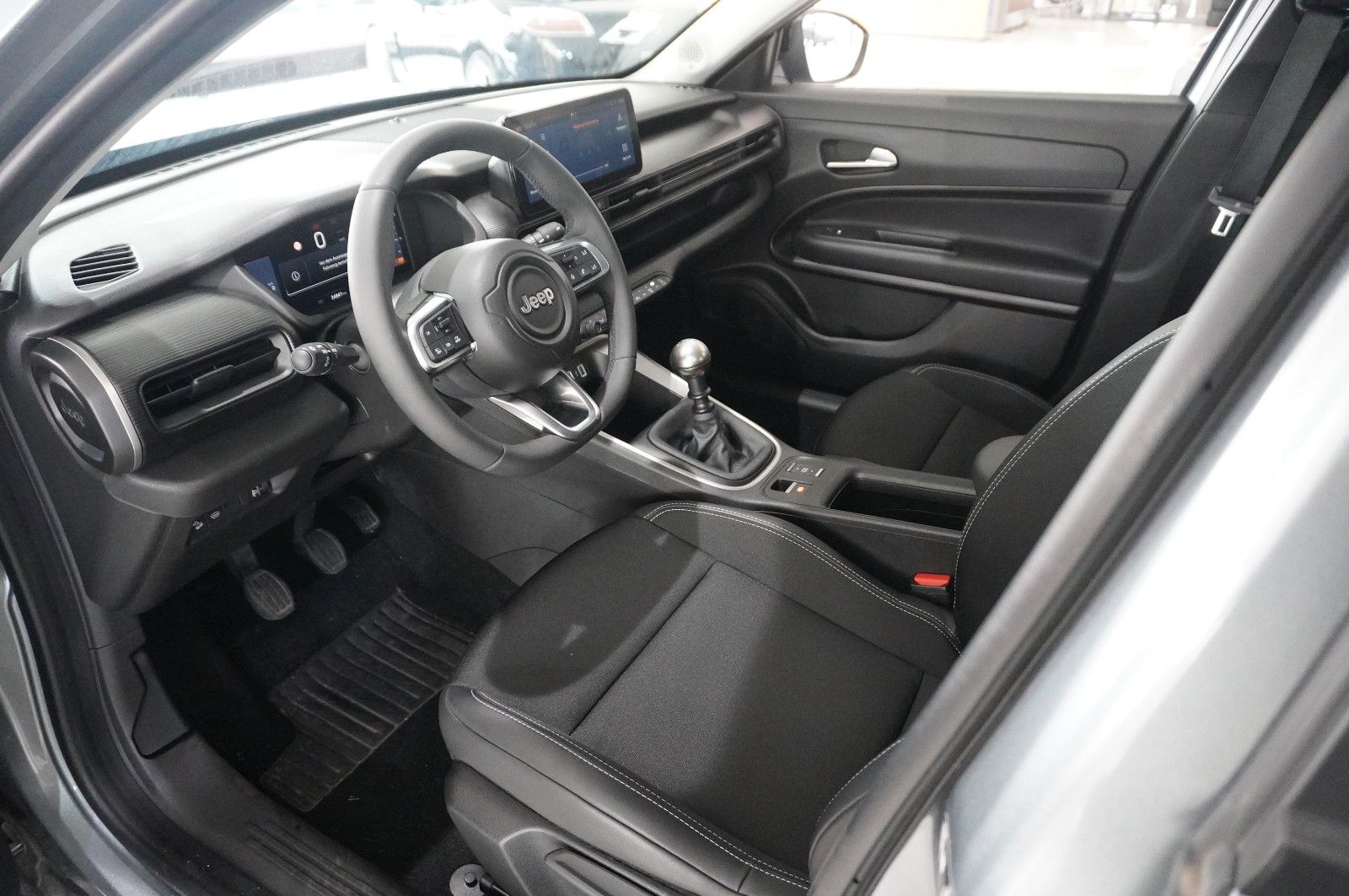 Fahrzeugabbildung Jeep Avenger 1.2 ALTITUDE MY25 NAVI/LED/KAMERA/SH/JBL
