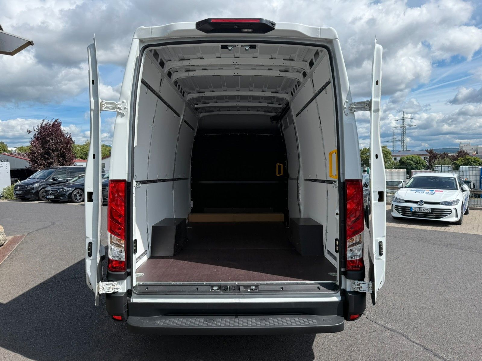 Fahrzeugabbildung Iveco Daily 35S14 V Y ASC-Ausbau Kastenwagen *R 3.520*