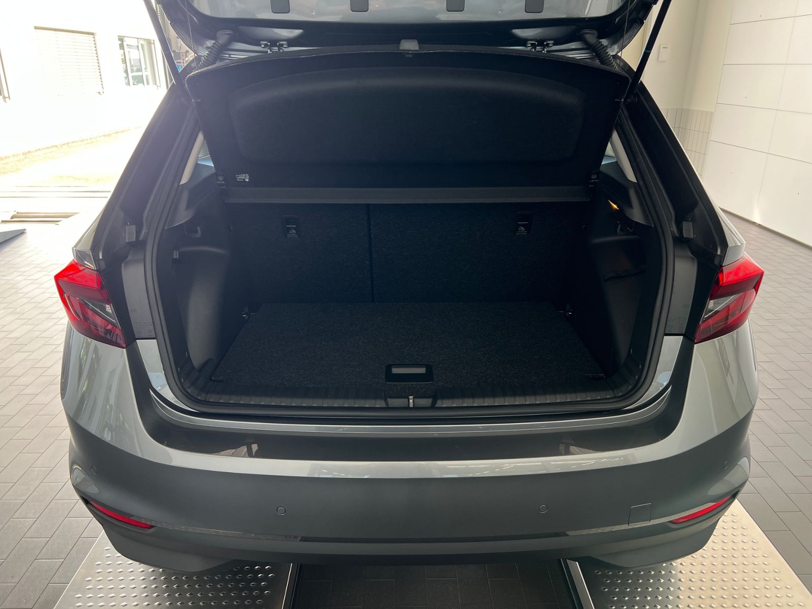 Fahrzeugabbildung SKODA Fabia Selection Tour 1.0 TSI *Vorb.AHK,LED,Kamer