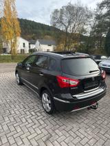 Suzuki SX4 S-Cross Club TÜV NEU*Pano*Xenon*Leder*PDC - Suzuki SX4 mit Diesel-Antrieb