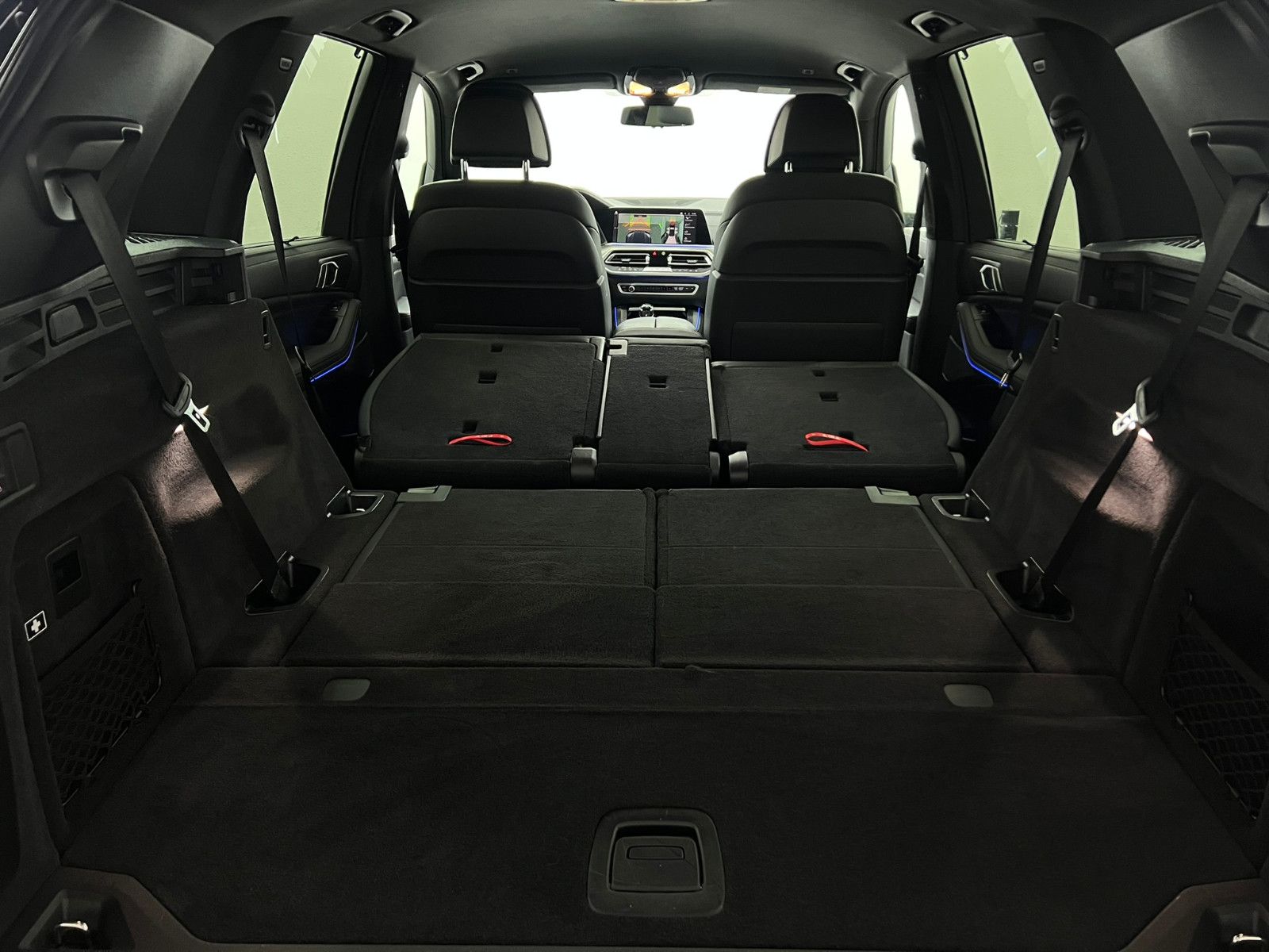 Fahrzeugabbildung BMW X5 xDrive 30 d M SPORT/DAB/AHK/ACC/360*/7-SITZER