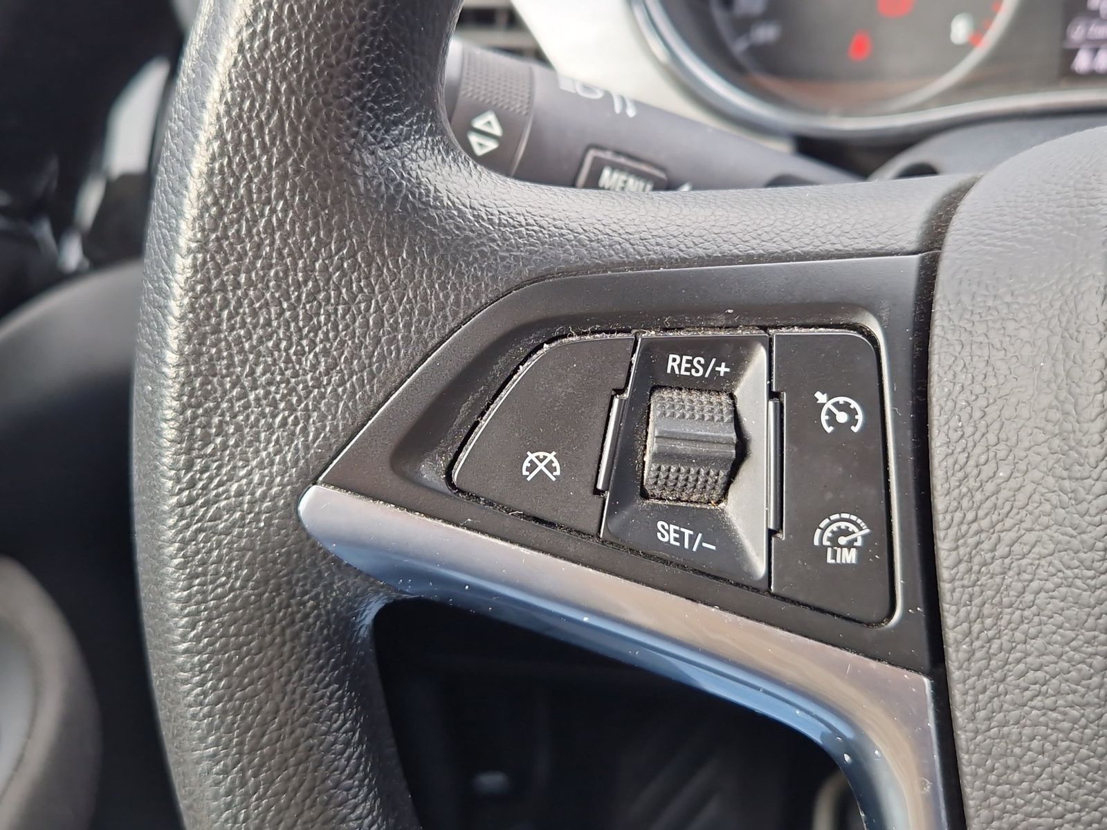 OPEL Mokka X 1.6 Selection Radio Klimaanlage – Bild 23
