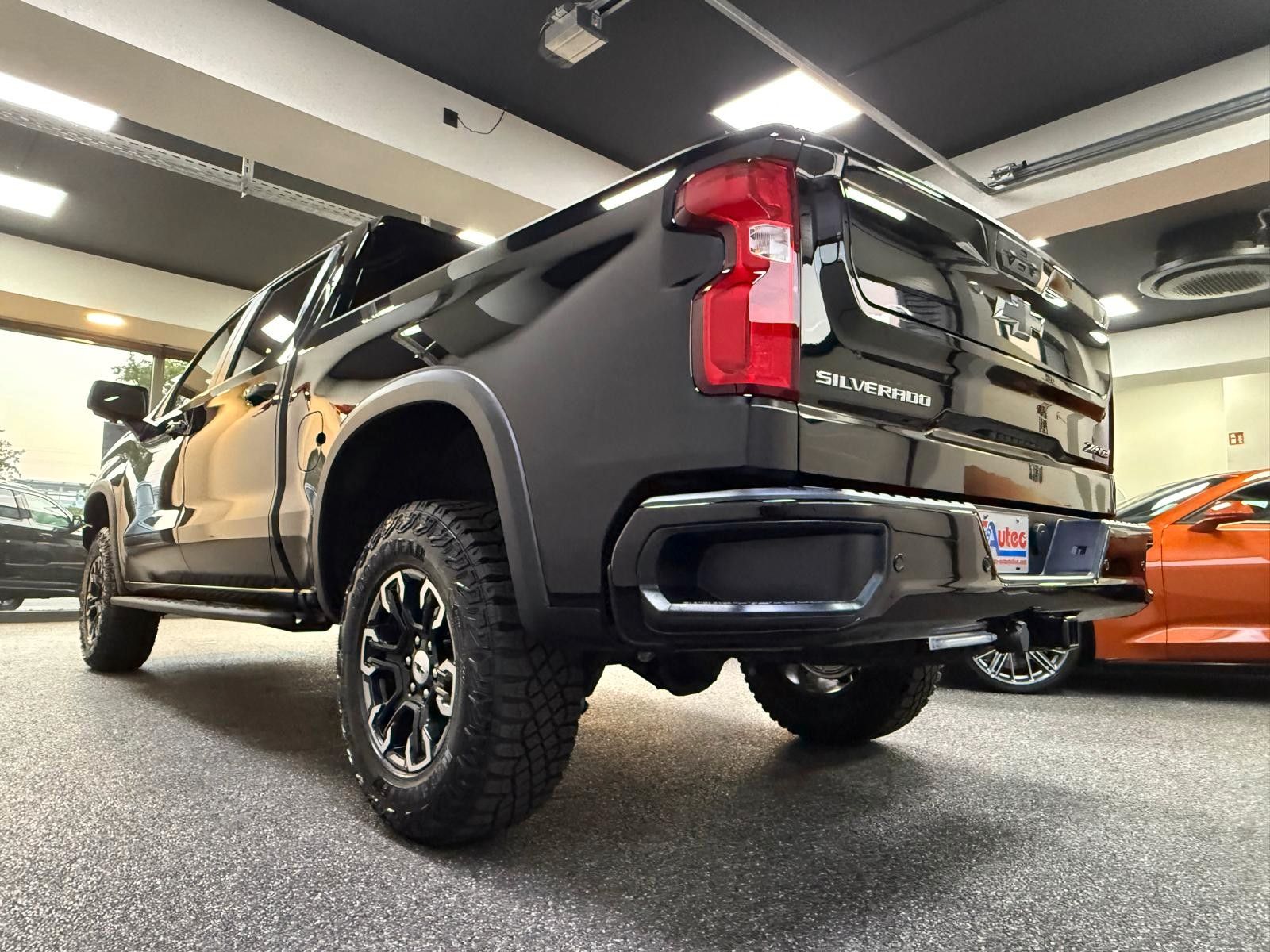 Fahrzeugabbildung Chevrolet 2026 SILVERADO ZR2 OFF ROAD-SIDE ST 6.2L V8-4x4