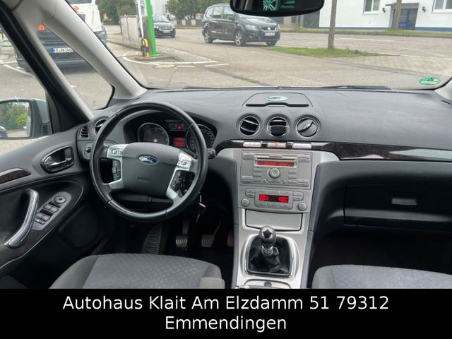 Fahrzeugabbildung Ford Galaxy Ghia 7 Sitze