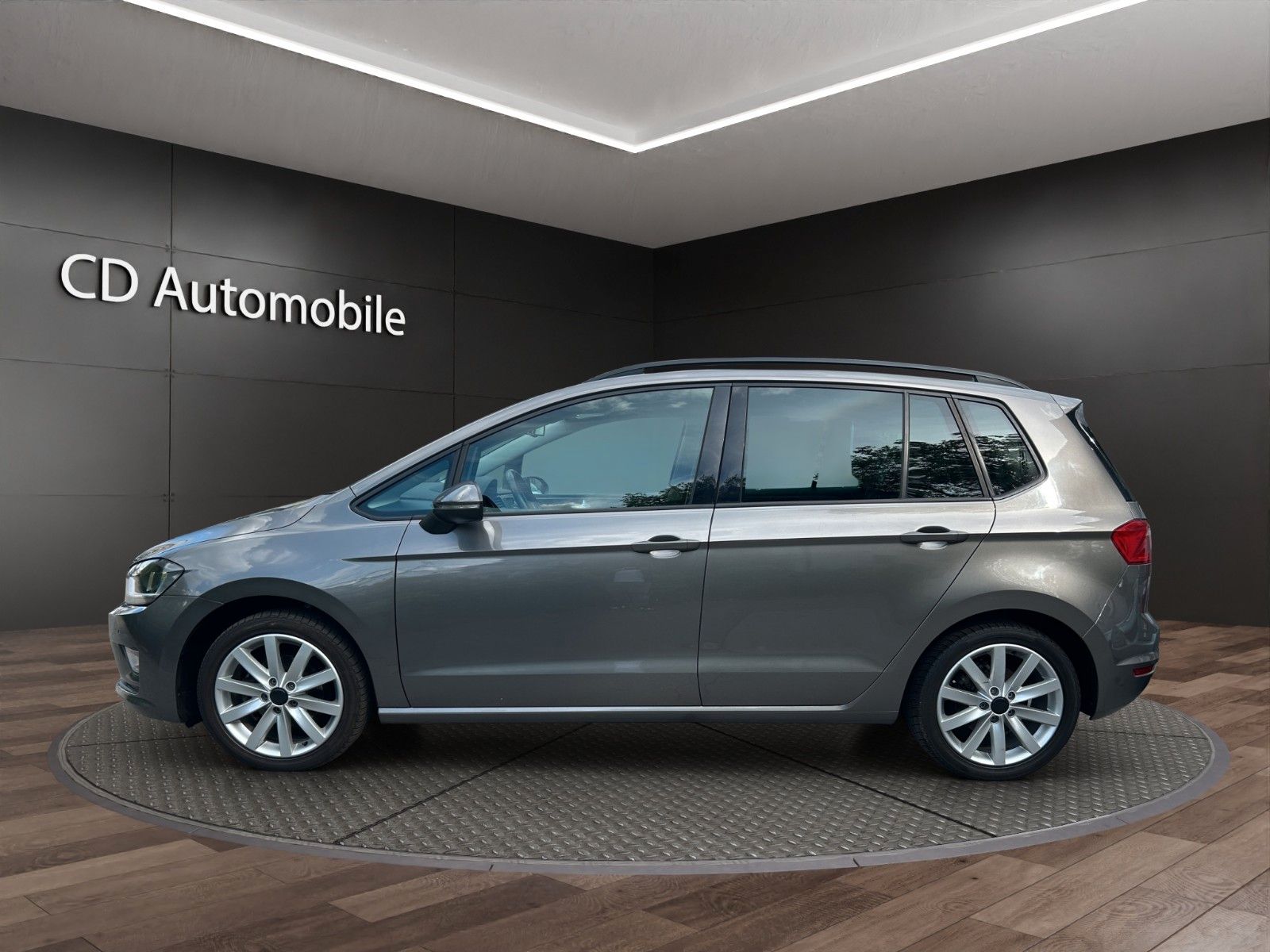 Fahrzeugabbildung Volkswagen Golf Sportsvan VII Trendline Automatik/BMT/