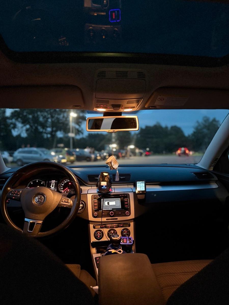 Volkswagen Passat 2009 — photo 9