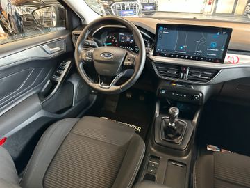MYAUTOCENTER – Gebraucht- und Jahreswagen mit Werkstattservice in Pfaffenhofen Ford Focus *KEYLESS*ACC*NAV*1-HAND*2-ZONEN*