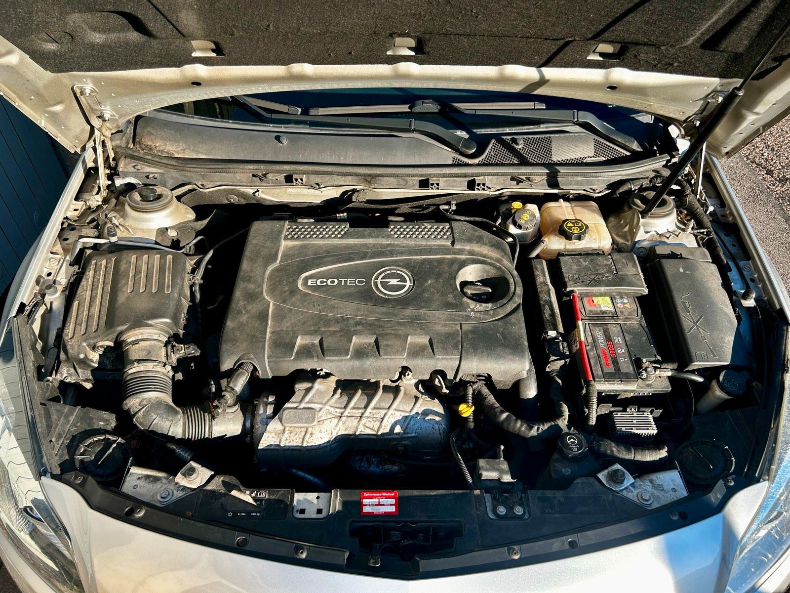Opel Insignia 2011 — photo 13