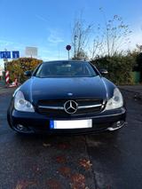 Mercedes-Benz CLS 350 - Sehr guter Zustand - blaue Mercedes-Benz CLS 350