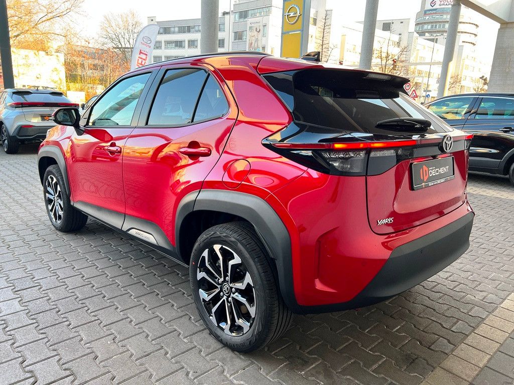 Fahrzeugabbildung Toyota Yaris Cross Hybrid FWD Teamplayer Safety+Winter