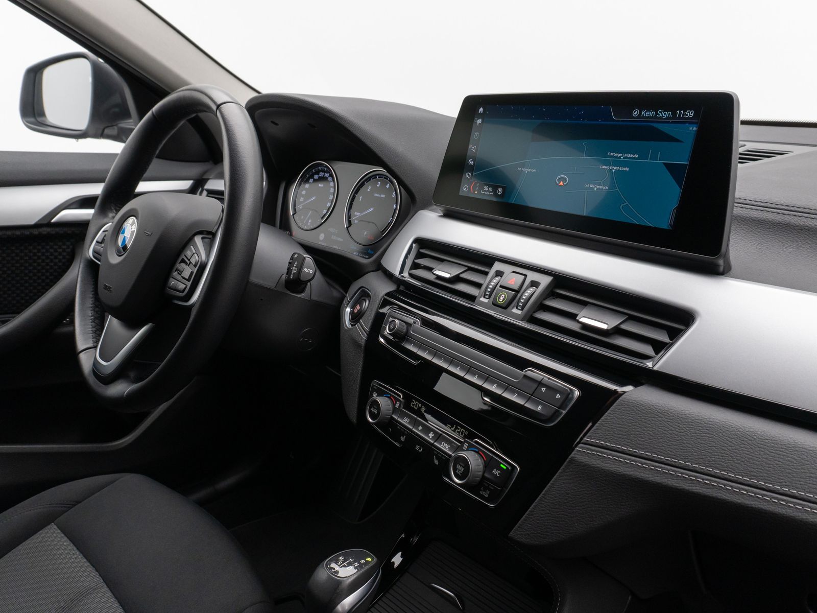 Fahrzeugabbildung BMW X2 xD25e Kamera HUD DAB HiFi Navi+Komfort Alarm