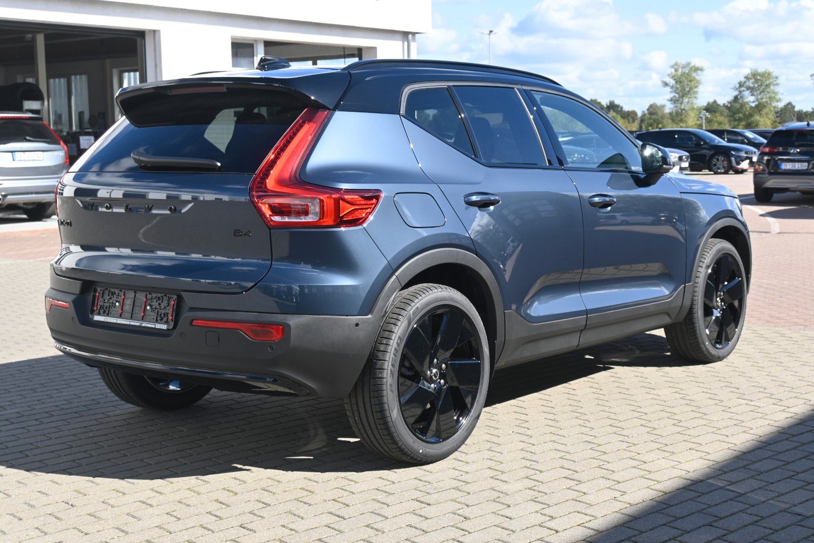 Fahrzeugabbildung Volvo XC40 B4 DKG Ultra Black Edition*360°*PANO*ACC