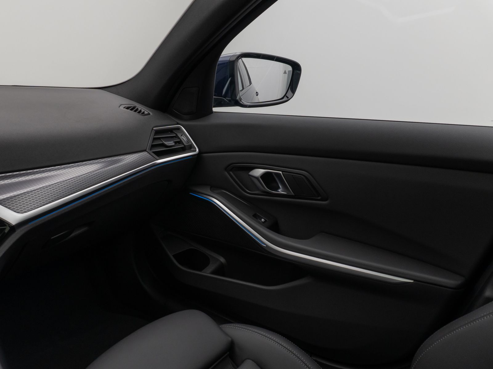 Fahrzeugabbildung BMW 320i M SportPro Panorama Kamera DAB HiFi Stop&Go