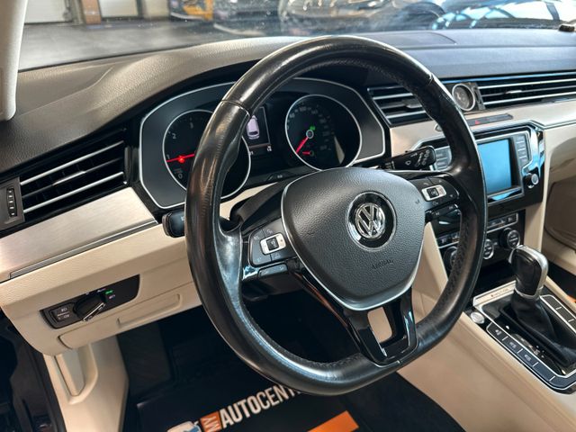 MYAUTOCENTER – Gebraucht- und Jahreswagen mit Werkstattservice in Pfaffenhofen Volkswagen Passat Highline *4Motion*Massage*AHK*LED*Keyless