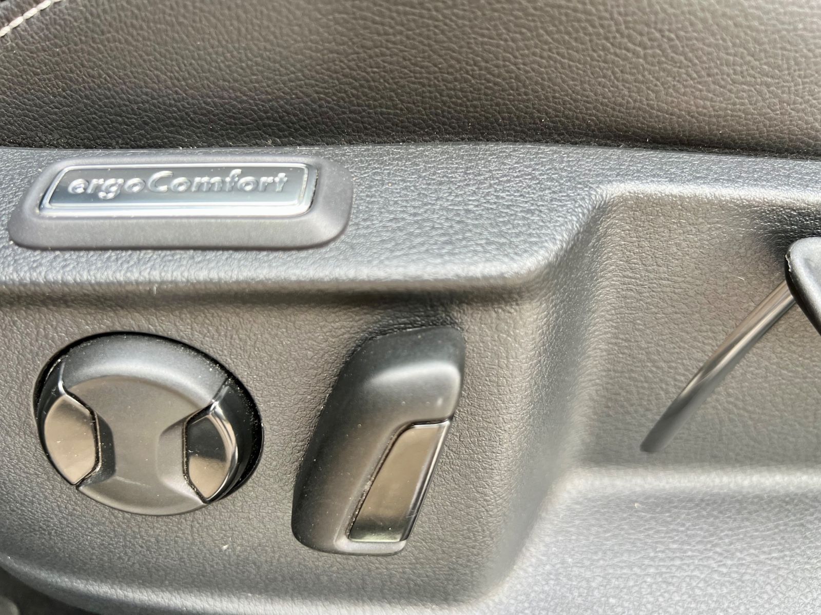 VW Passat Variant Elegance AAC AHK GZJR CARPLAY