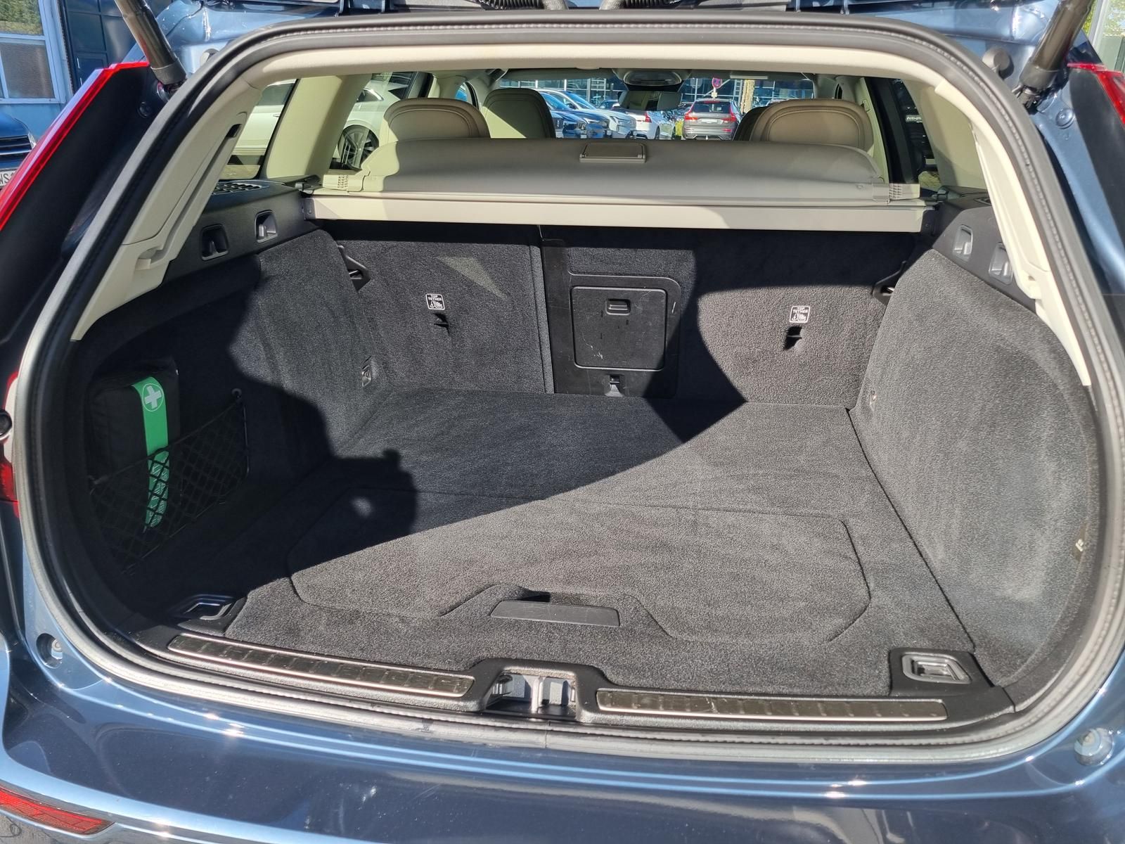 Fahrzeugabbildung Volvo V60 B4 D Core