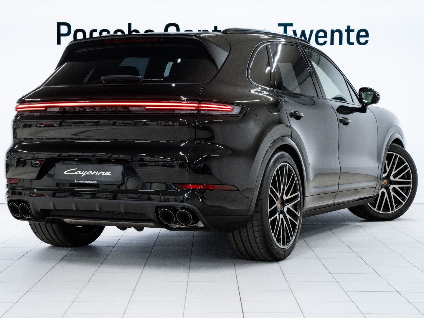 Porsche Cayenne E-Hybrid Black Edition imagem 3