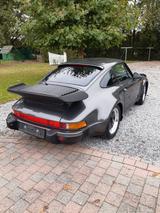 Porsche 930 Turbo 5 Gänge - graue Porsche 930