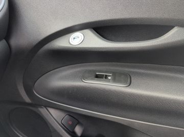 Fiat 500e Red 23,8kw +KeyLess+SHZ+PDC+SoundSys