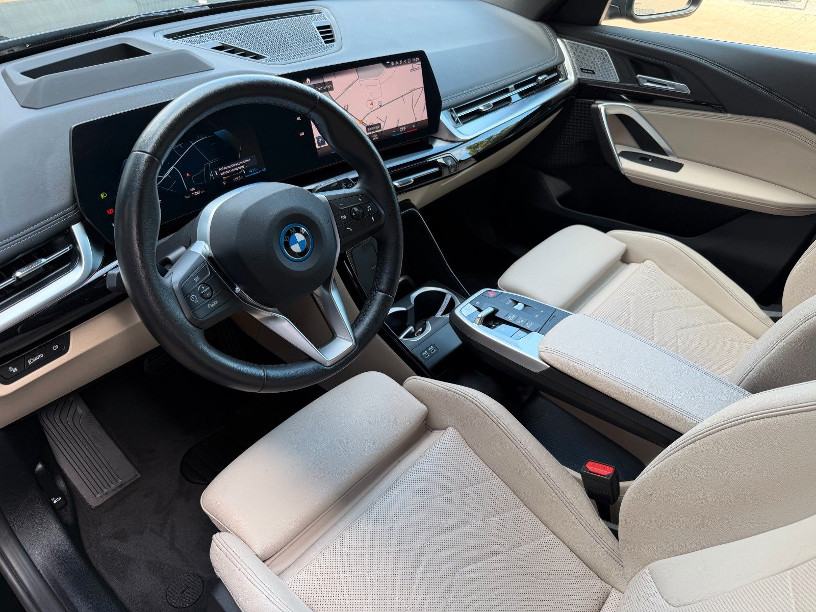 BMW X1 xDRIVE 30e INNOVATION ACC LED HUD H&K AHK foto 3